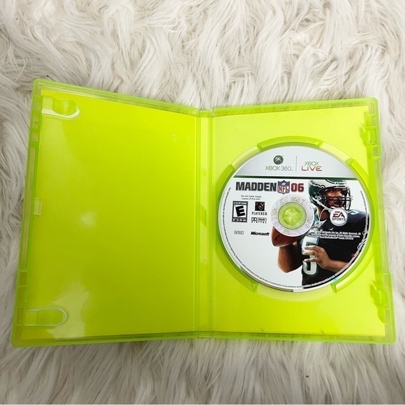 Xbox 360 Madden NFL 06 Retro Video Game! - Picture 2 of 5